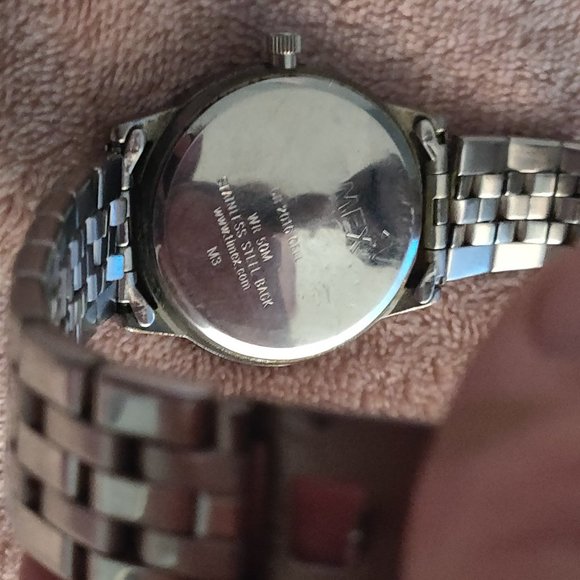 Amaze-Zing (B4) Sale!! #226 Timex Indiglo Date Watch - Picture 5 of 7